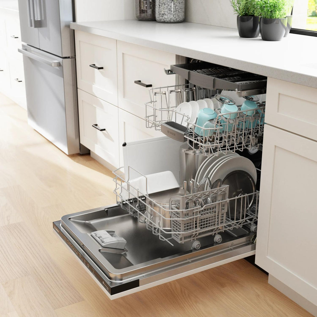 300 Series Dishwasher 24" - (SHV53CM3N)