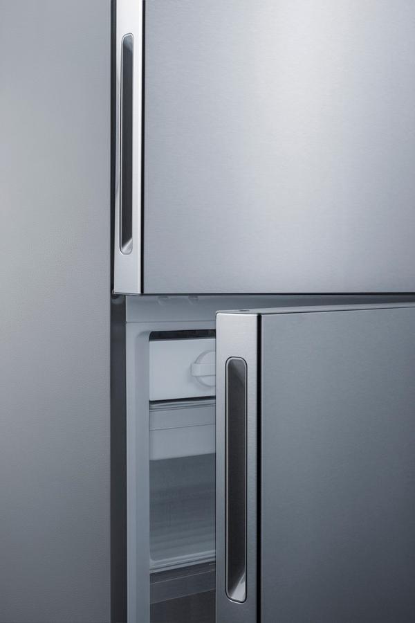 28" Wide Bottom Freezer Refrigerator - (FFBF279SSXIM)