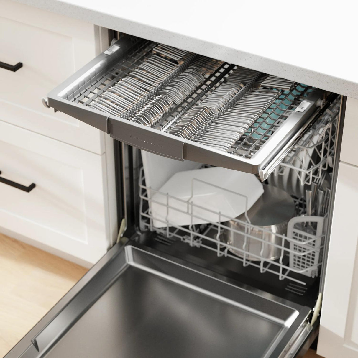 500 Series Dishwasher 24" Black - (SHP65CM6N)