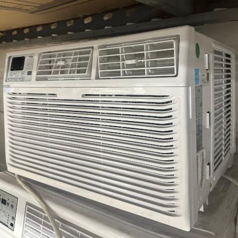 SCRATCH AND DENT Window Air Conditioner