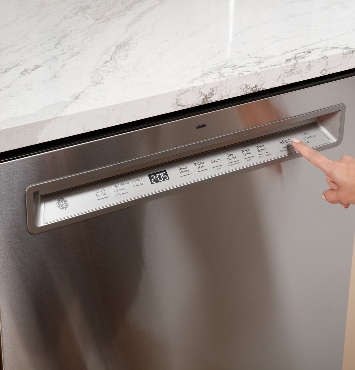 GE(R) ENERGY STAR(R) Front Control with Stainless Steel Interior Dishwasher with Sanitize Cycle - (GDF650SYVFS)