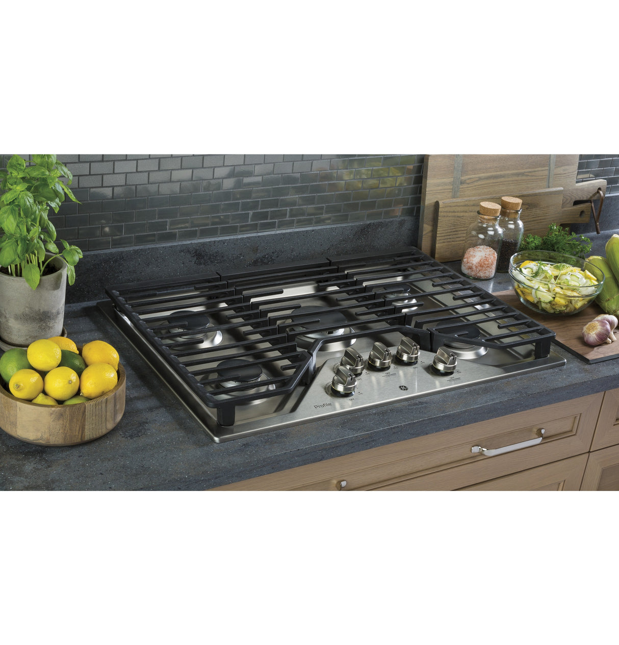 GE Profile(TM) 30" Built-In Gas Cooktop with 5 Burners and an Optional Extra-Large Cast Iron Griddle - (PGP7030SLSS)
