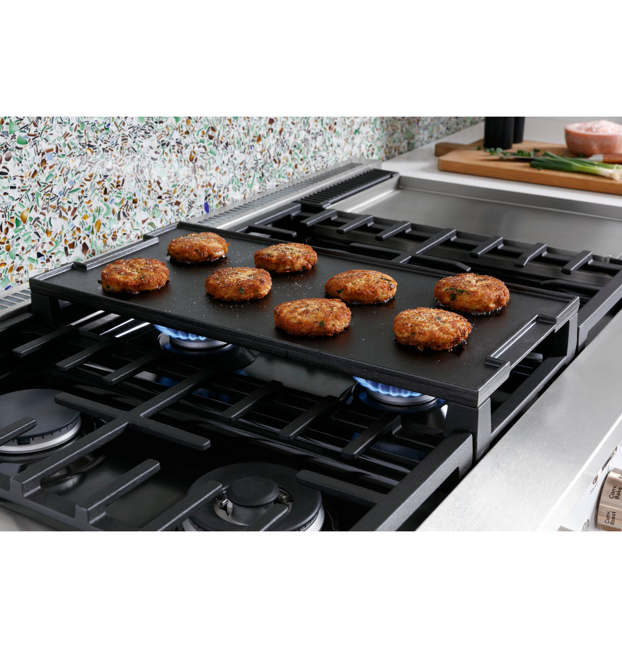 Caf(eback)(TM) 48" Smart Dual-Fuel Commercial-Style Range with 6 Burners and Griddle (Natural Gas) - (C2Y486P4TW2)
