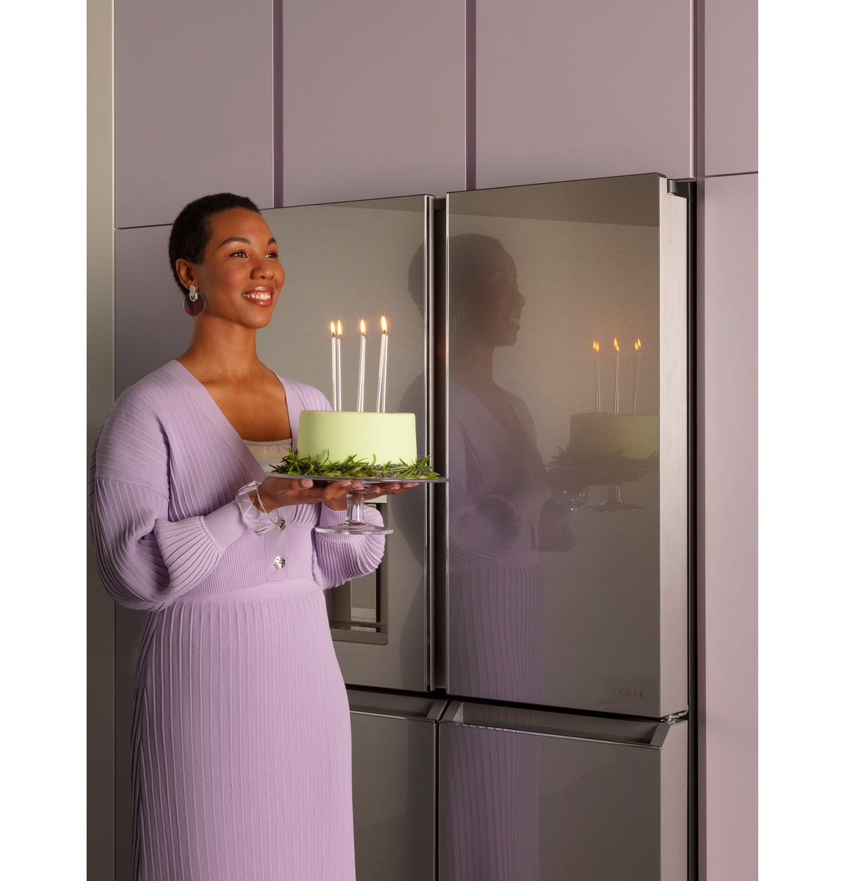 Caf(eback)(TM) ENERGY STAR(R) 27.4 Cu. Ft. Smart Quad-Door Refrigerator in Platinum Glass - (CQE28DM5NS5)