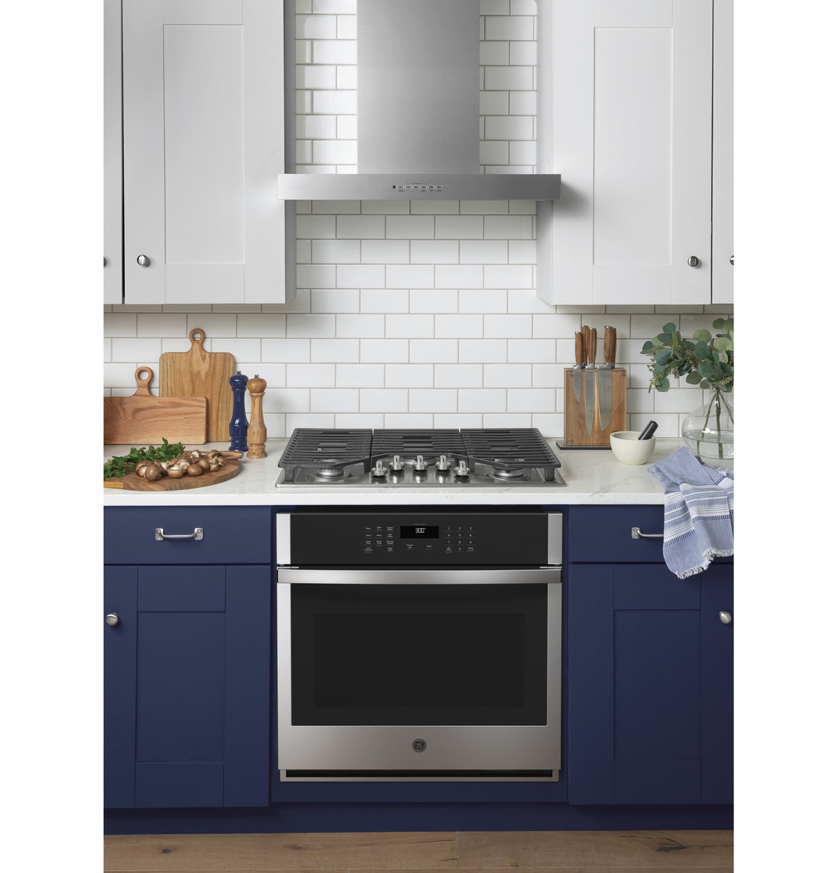 GE(R) 30" Smart Built-In Self-Clean Single Wall Oven with Never-Scrub Racks - (JTS3000SNSS)