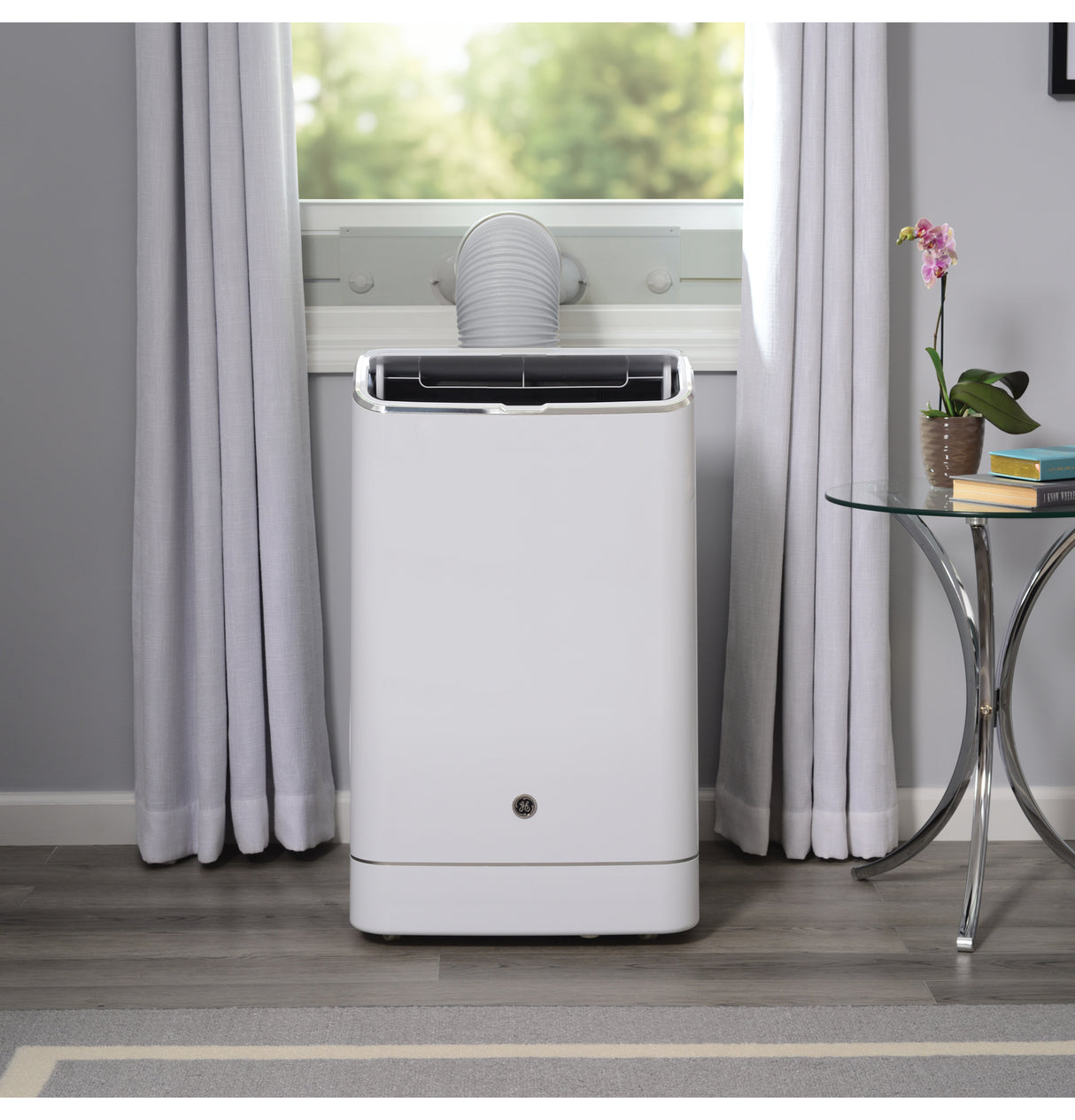 GE(R) 14,000 BTU Portable Air Conditioner for Medium Rooms up to 550 sq ft. (9,850 BTU SACC) - (APCA14YBMW)