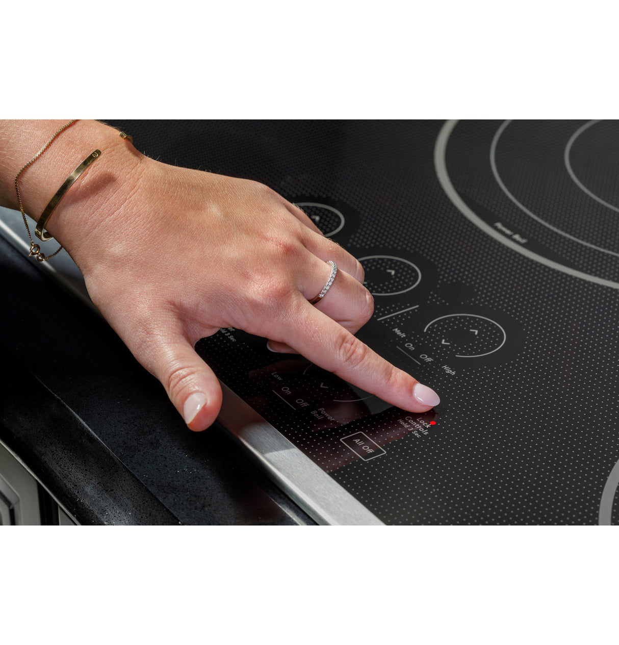 Caf(eback)(TM) 36" Touch-Control Electric Cooktop - (CEP90361TBB)