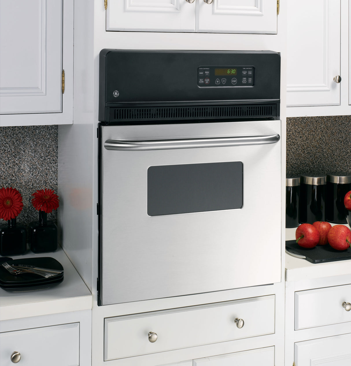 GE(R) 24" Electric Single Self-Cleaning Wall Oven - (JRP20SKSS)