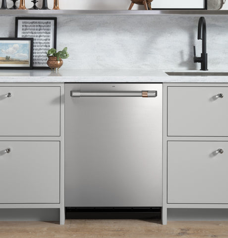Caf(eback)(TM) ENERGY STAR(R) Stainless Steel Interior Dishwasher with Sanitize and Ultra Wash & Dry - (CDT845P2NS1)