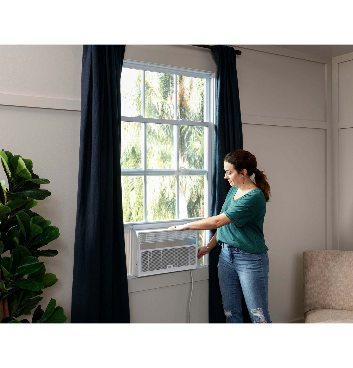 GE(R) ENERGY STAR(R) 14,000 BTU Smart Electronic Window Air Conditioner for Large Rooms up to 700 sq. ft. - (AHY14LZ)