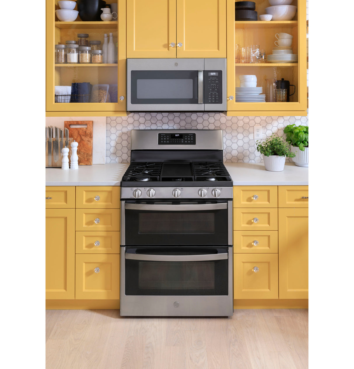 GE(R) 30" Free-Standing Gas Double Oven Convection Range - (JGBS86SPSS)
